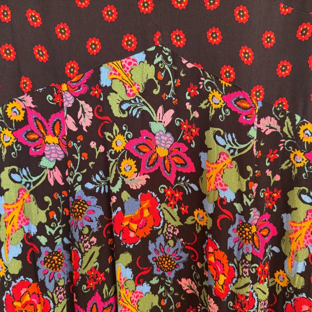 BODEN Blouson Sleeve Maxi Tea Dress
Black, Carnation Garden, 4 PETITE - Picture 6 of 11